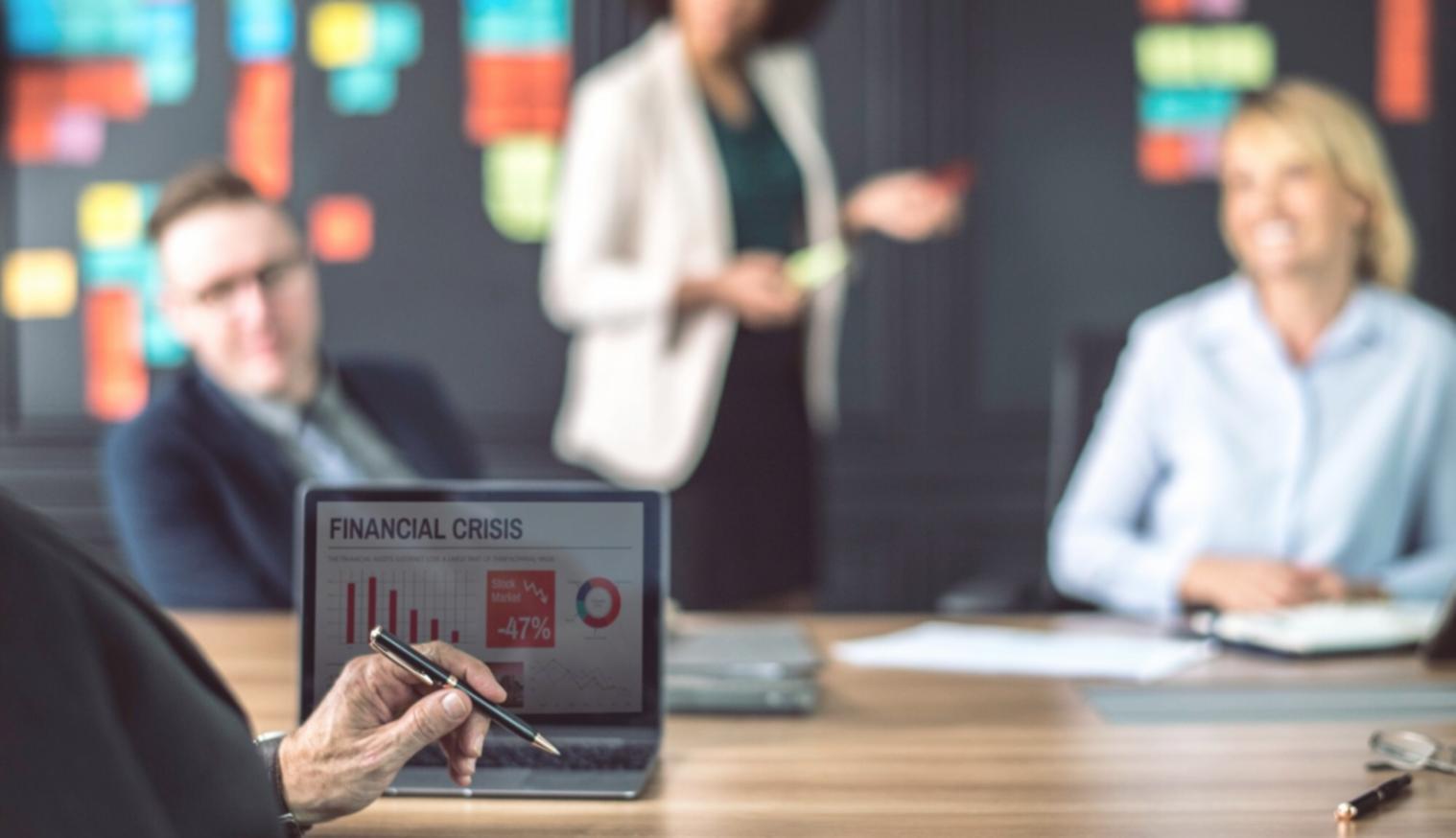 Suasana kantor Octanex Prime dengan tim yang kolaboratif